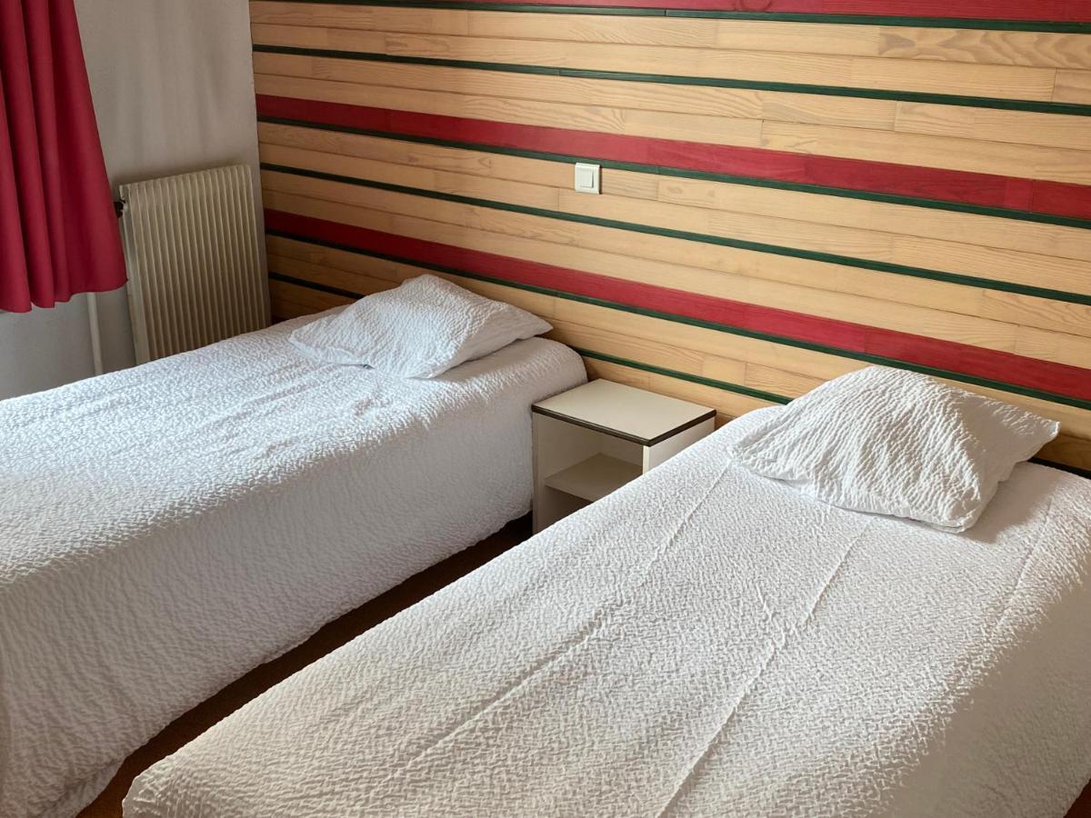 Hotel-Restaurant Les Trois Maures Verdun-sur-le-Doubs Eksteriør bilde